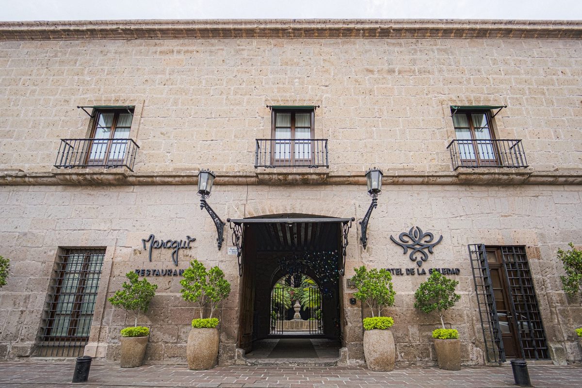 Fachada de Restaurante Marogui en el Hotel de la Soledad, Morelia